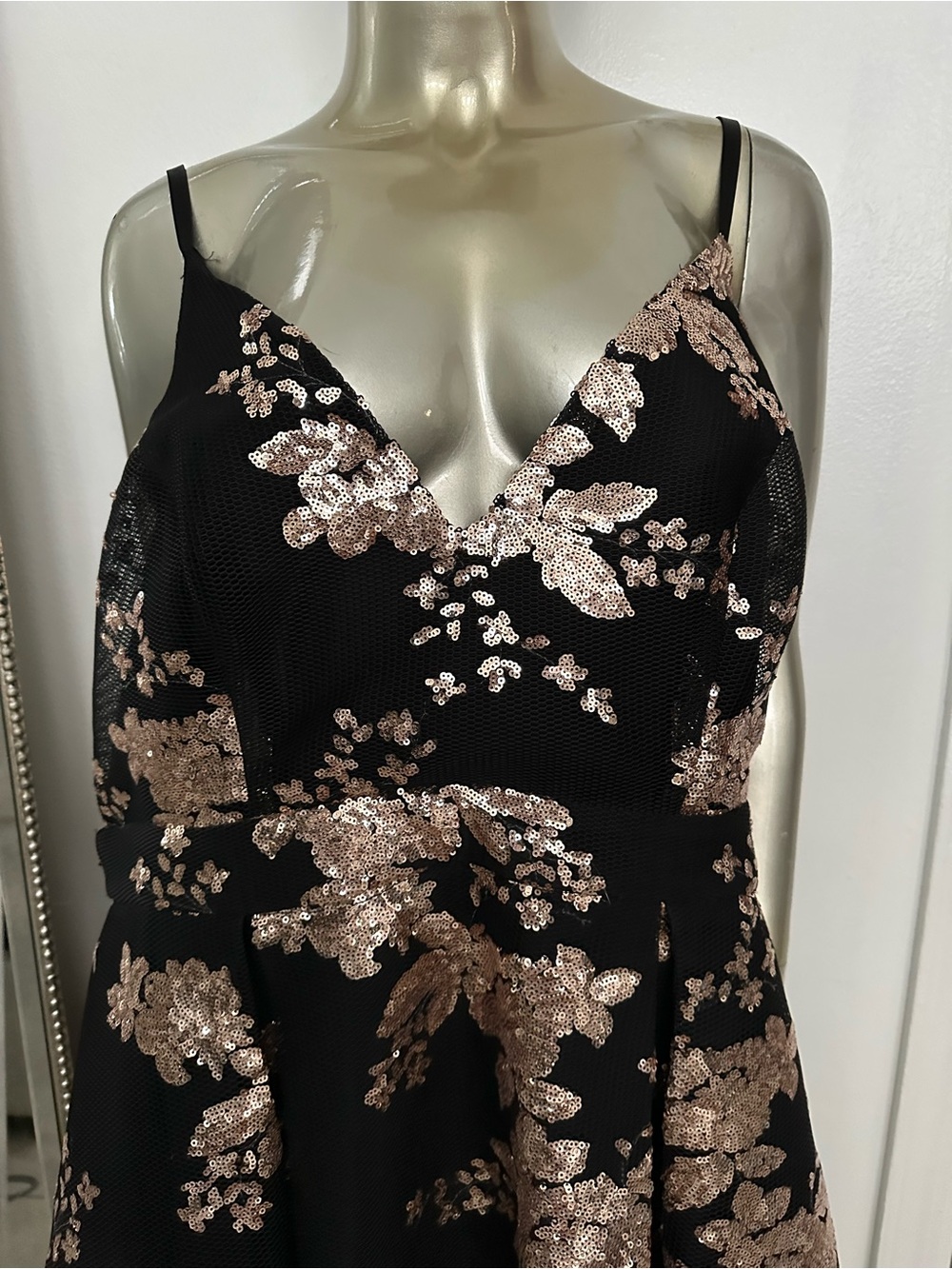 Fashion Nova Farrah fit and flare mini Dress with Rose Gold Sequin Floral 2X - Picture 10 of 15